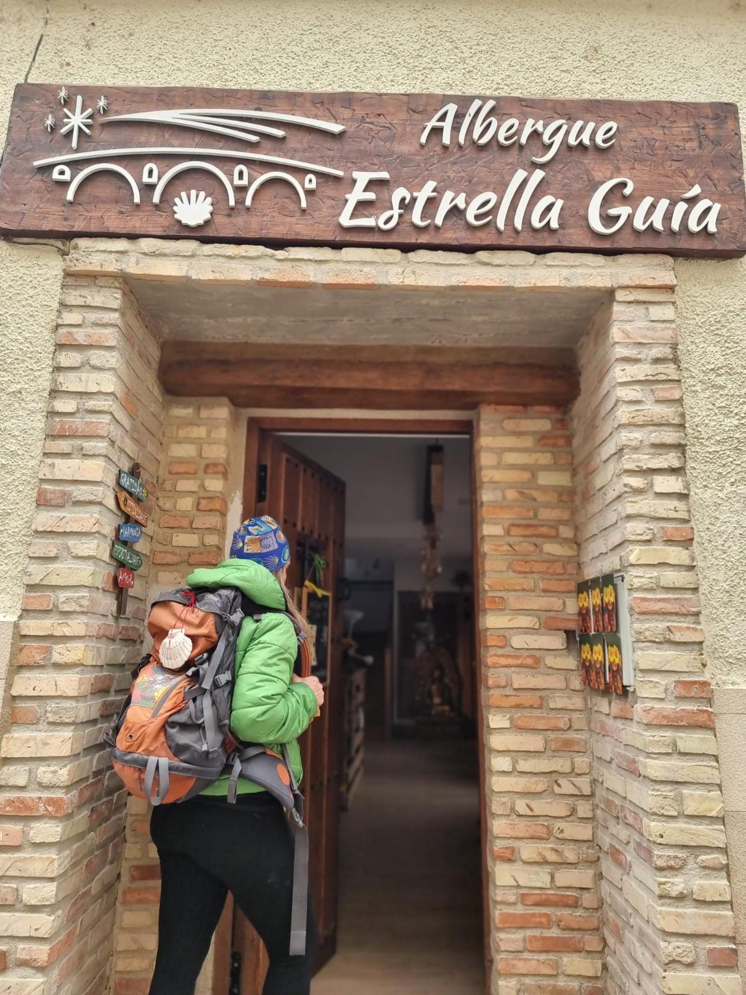Albergue Estrella Guia Solo Peregrinos Puente la Reina Esterno foto