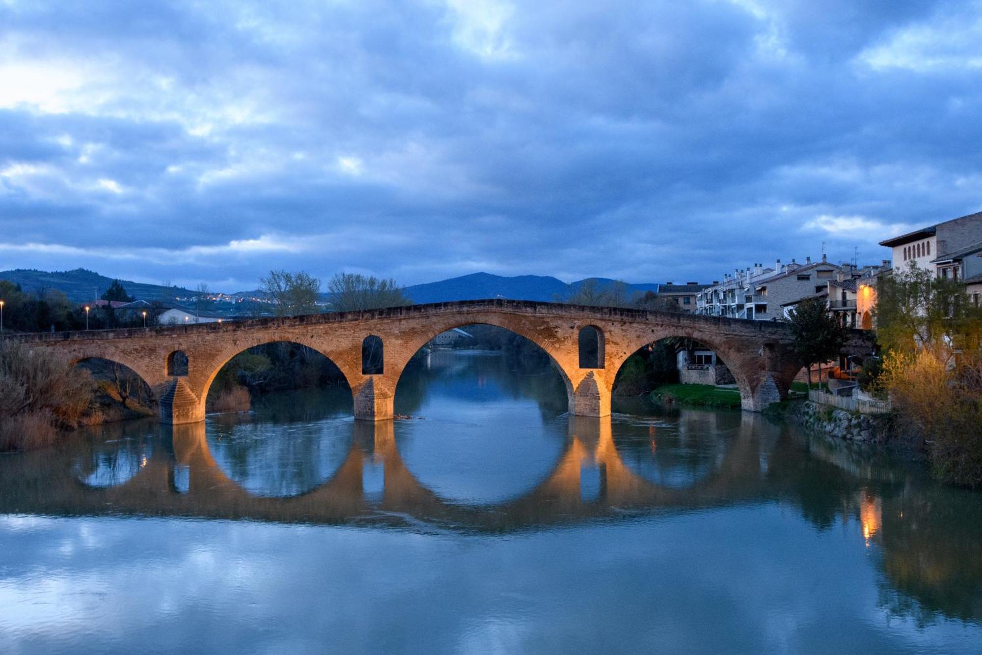 Albergue Estrella Guia Solo Peregrinos Puente la Reina Esterno foto