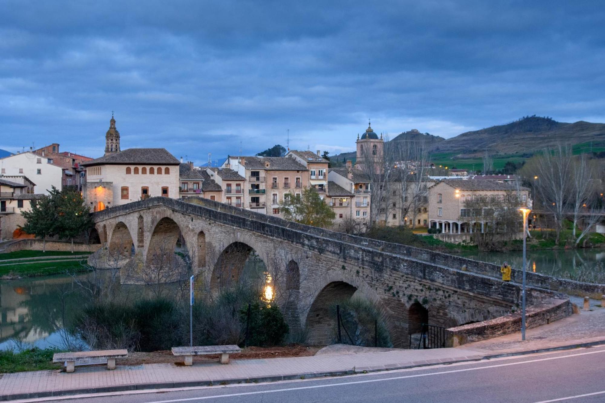 Albergue Estrella Guia Solo Peregrinos Puente la Reina Esterno foto